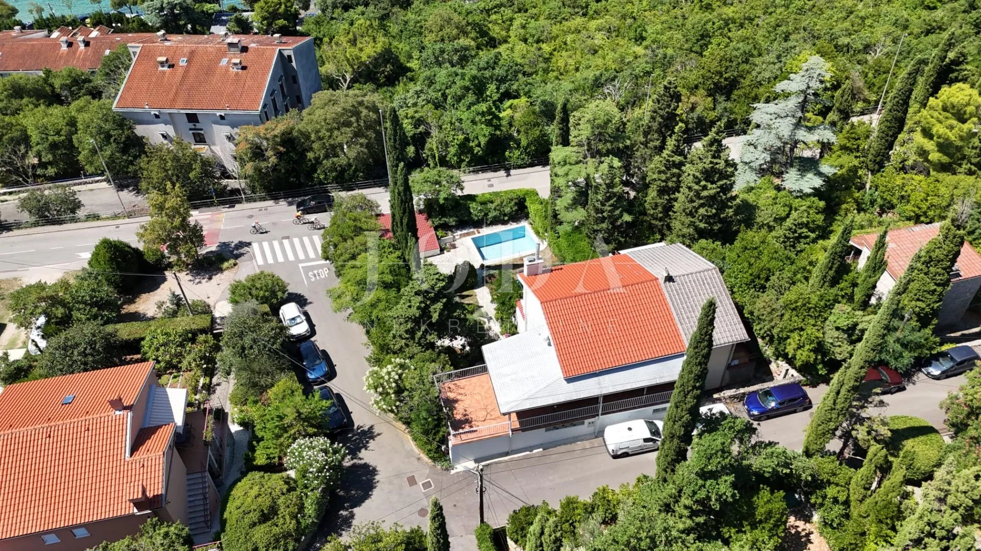 obiteljska kuća na top lokaciji - slika 21