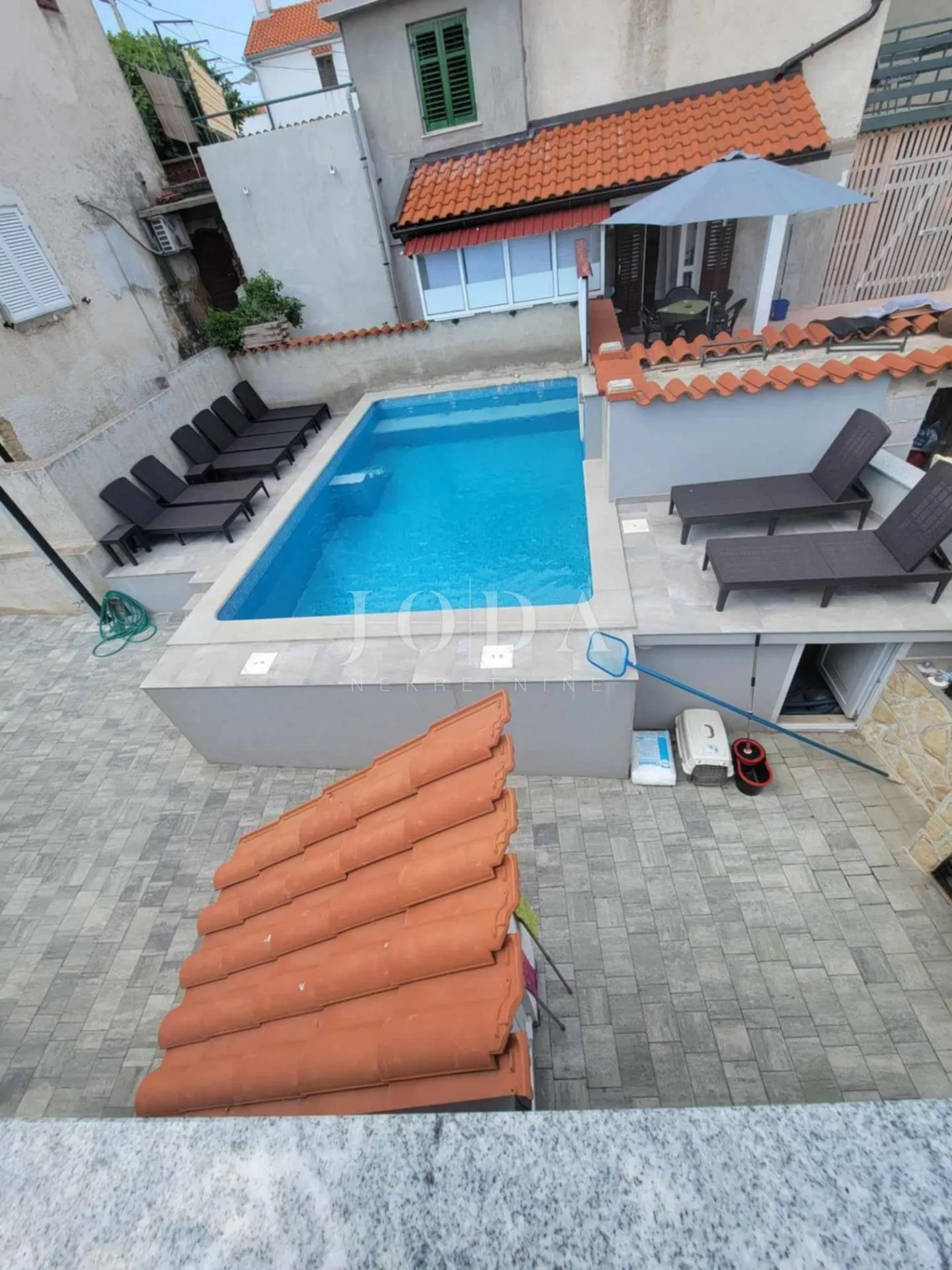 šilo kuća sa 3 apartmana - slika 11