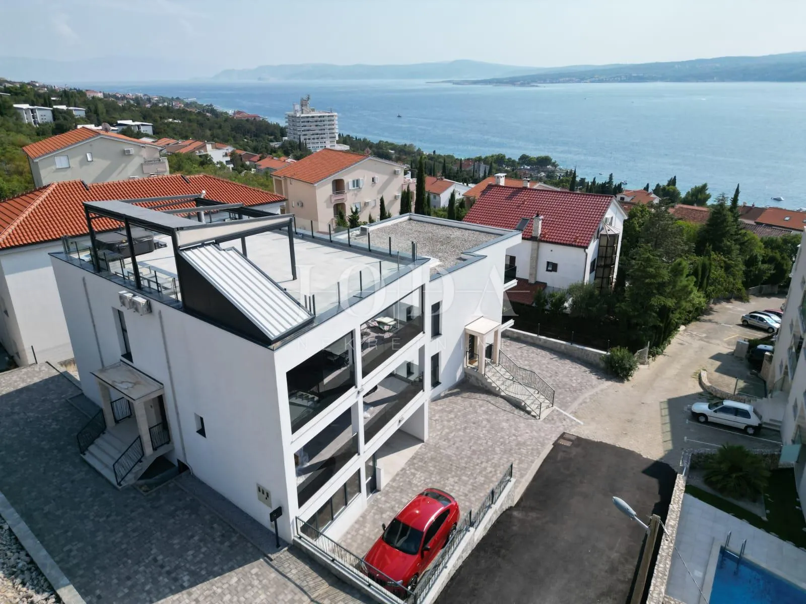 dramalj penthouse sa garažom i zasebnim apartmanom - slika 3