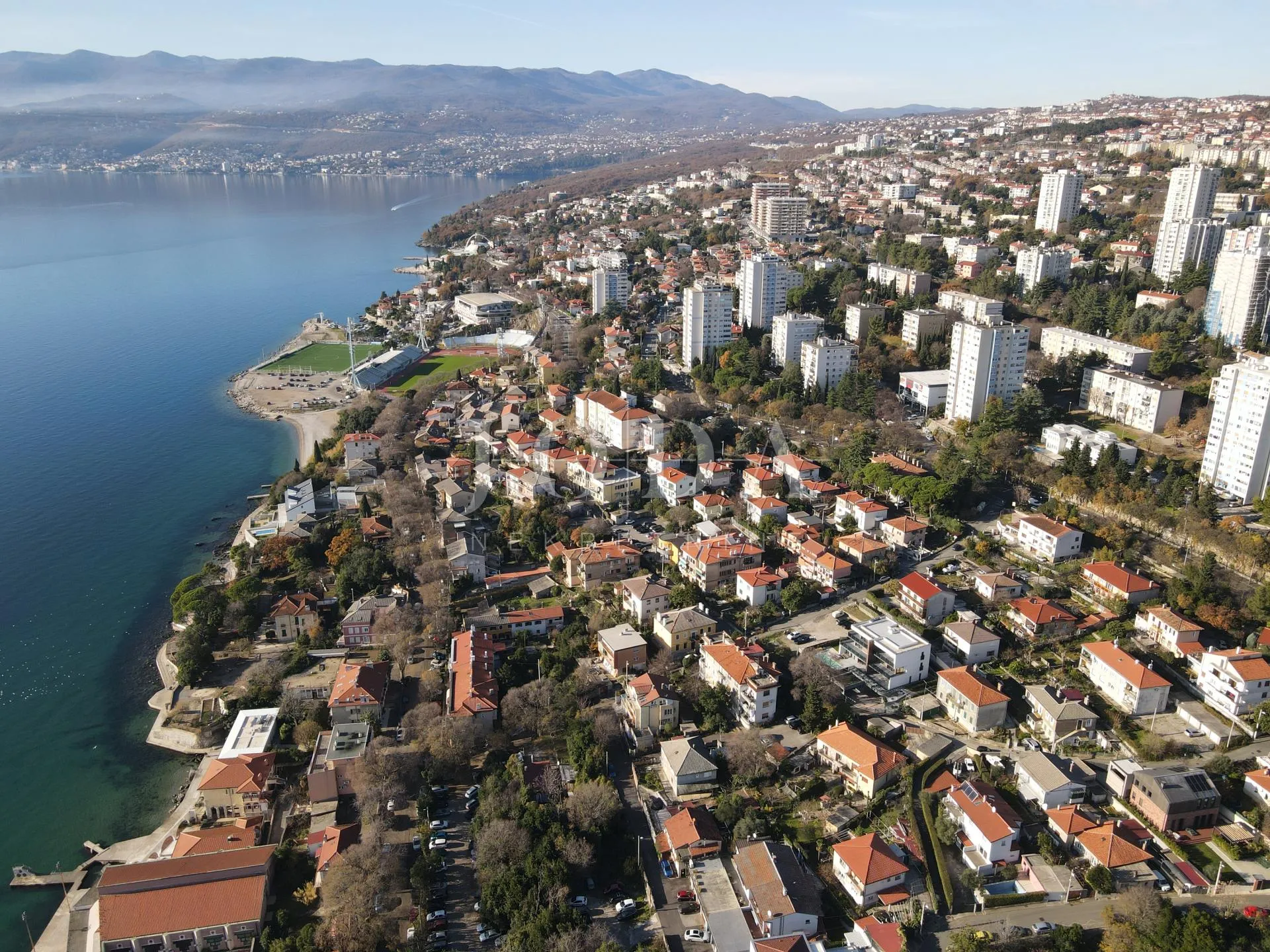 kantrida, luksuzni penthouse s panoramskom terasom i tri garažna mjesta - slika 12