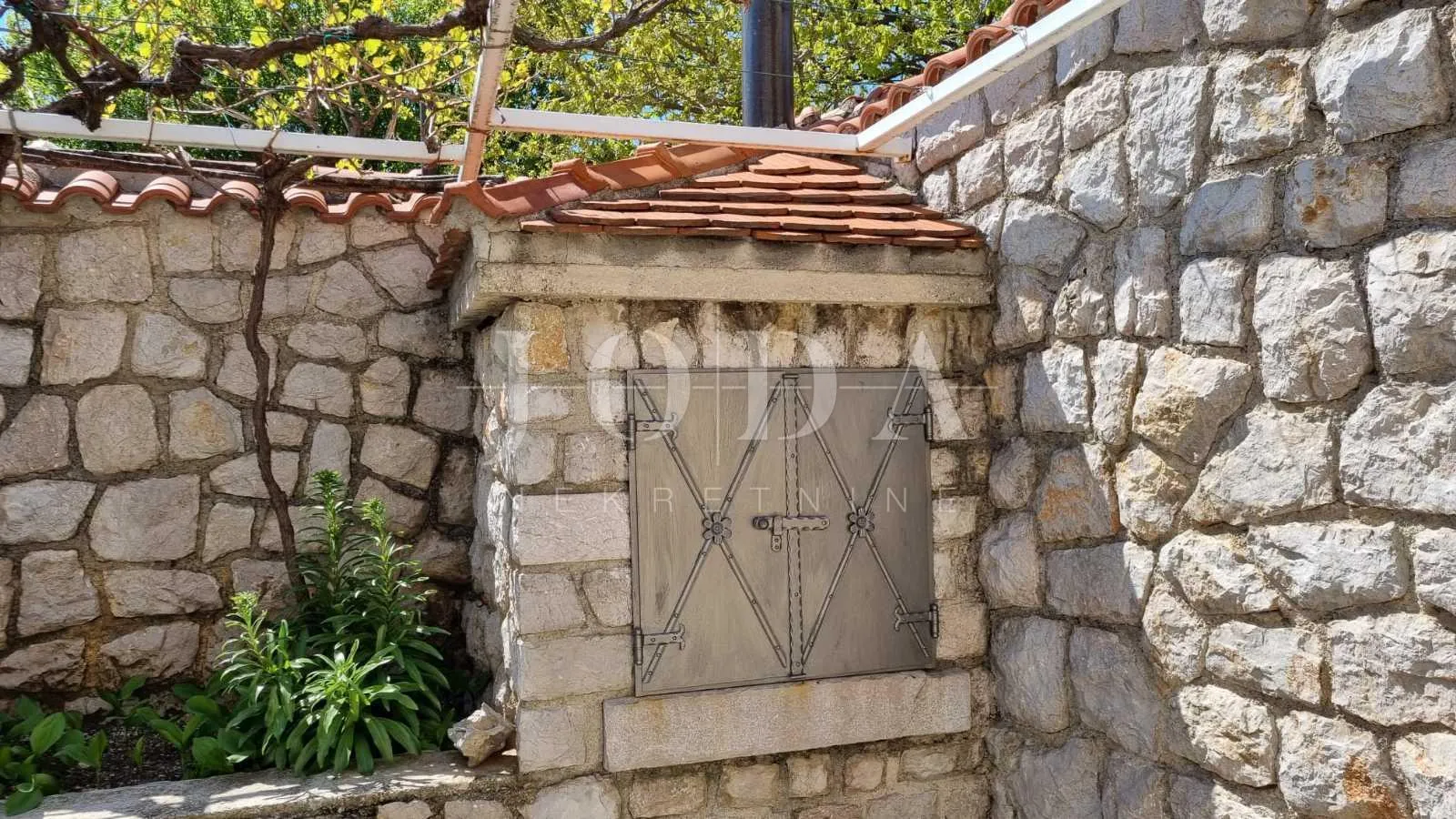 bribir, kuća sa dva stana - slika 22