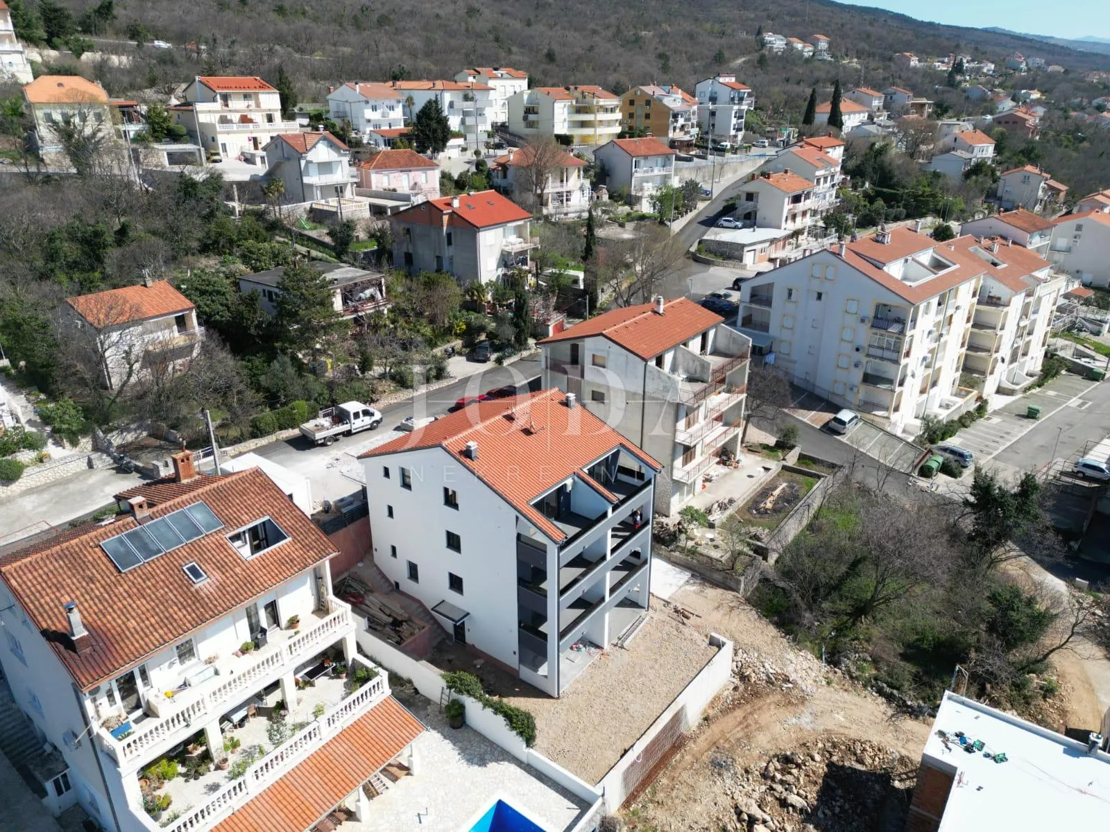 dramalj dvoetažni stan u novogradnji - slika 18
