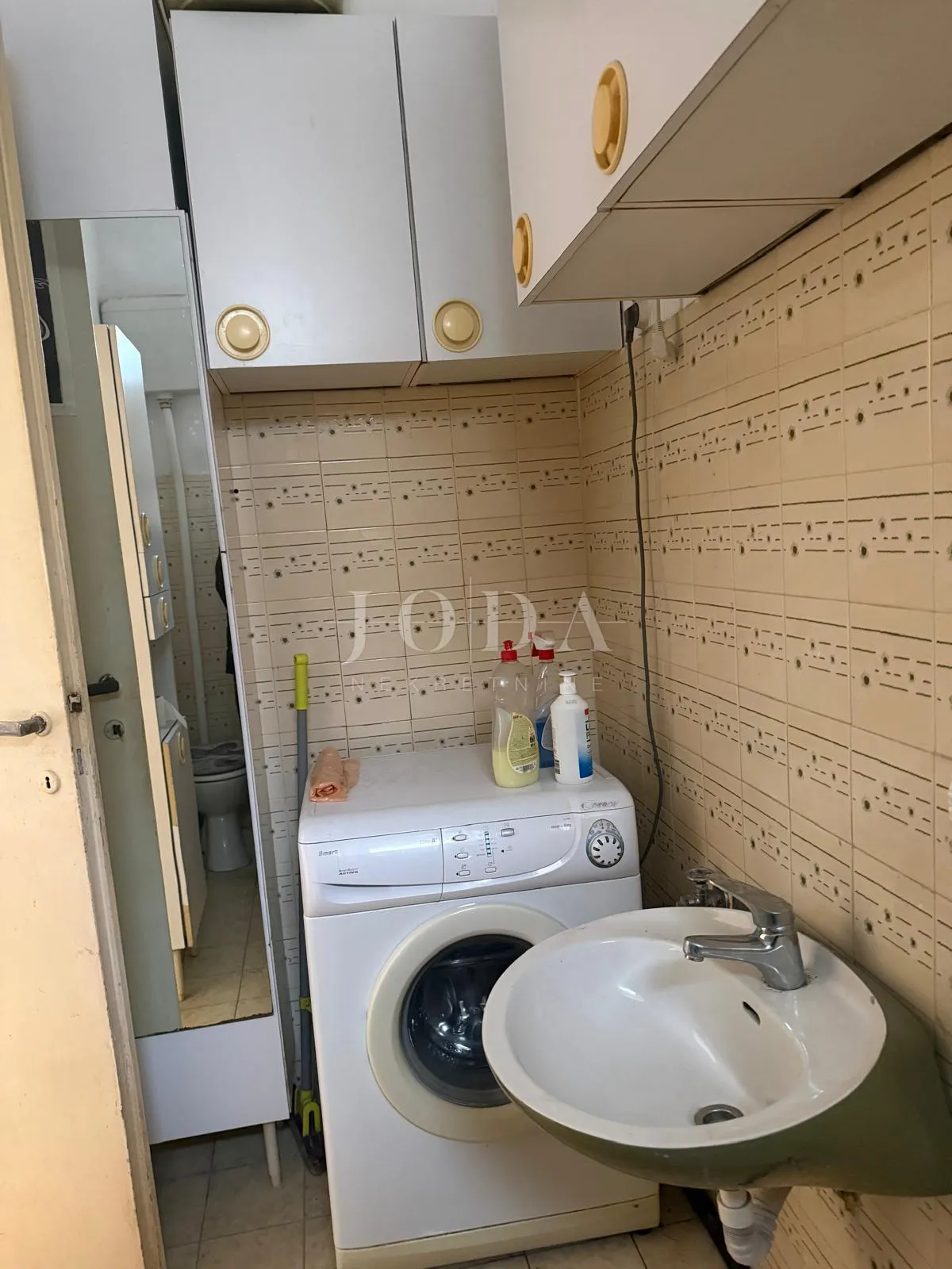dvosobni stan 62 m² – stari grad rijeka, balkon i pogled, par minuta od korza - slika 14