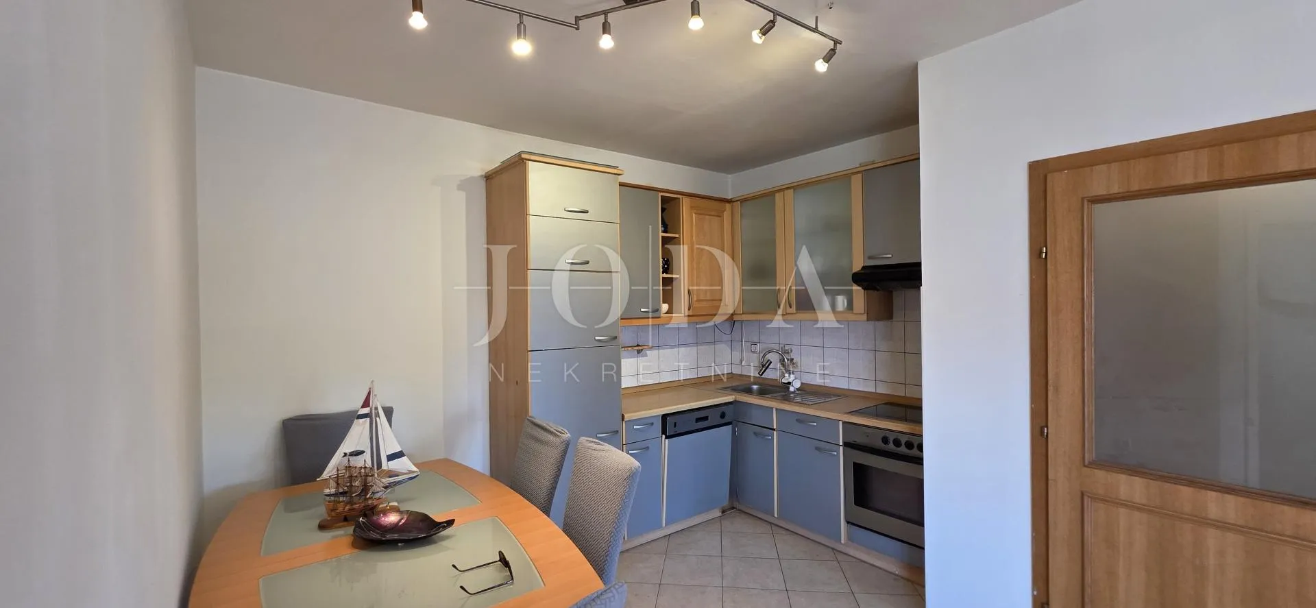 crikvenica – prostran 3s+db stan, mirna lokacija, 550 m od mora, parking - slika 22