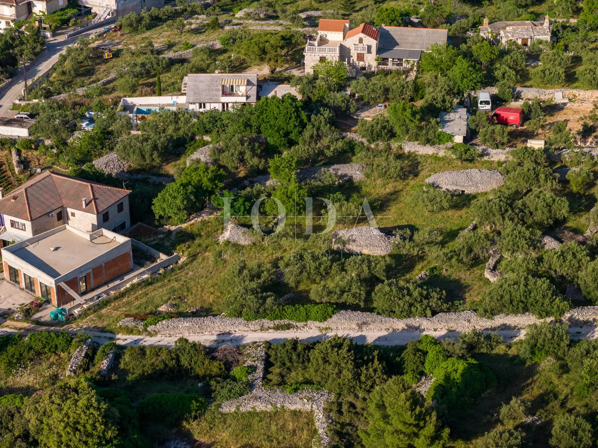 povlja, brač – zemljište s dozvolom za 4 stana - slika 12