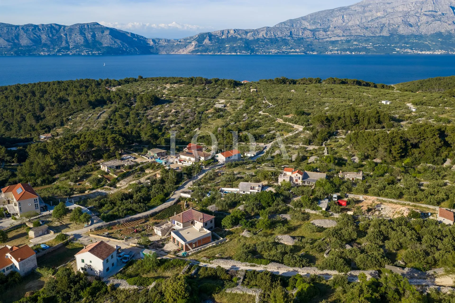 povlja, brač – zemljište s dozvolom za 4 stana - slika 5