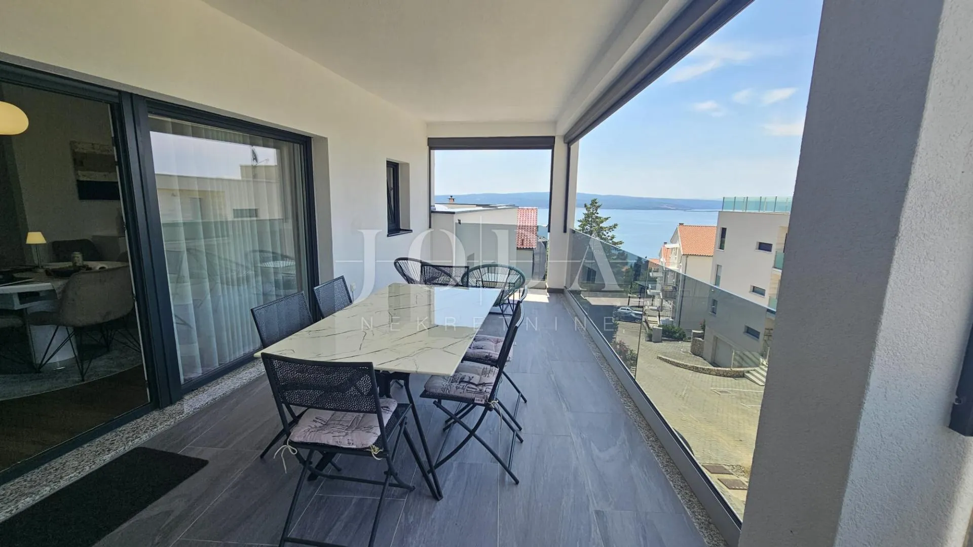 dramalj penthouse sa garažom i zasebnim apartmanom - slika 2