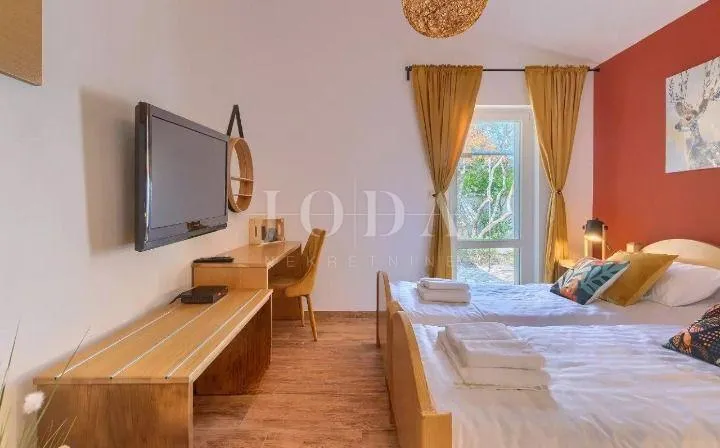 prekrasna vila s grijanim bazenom,saunom i jacuzzijem,rovinj okolica - slika 4