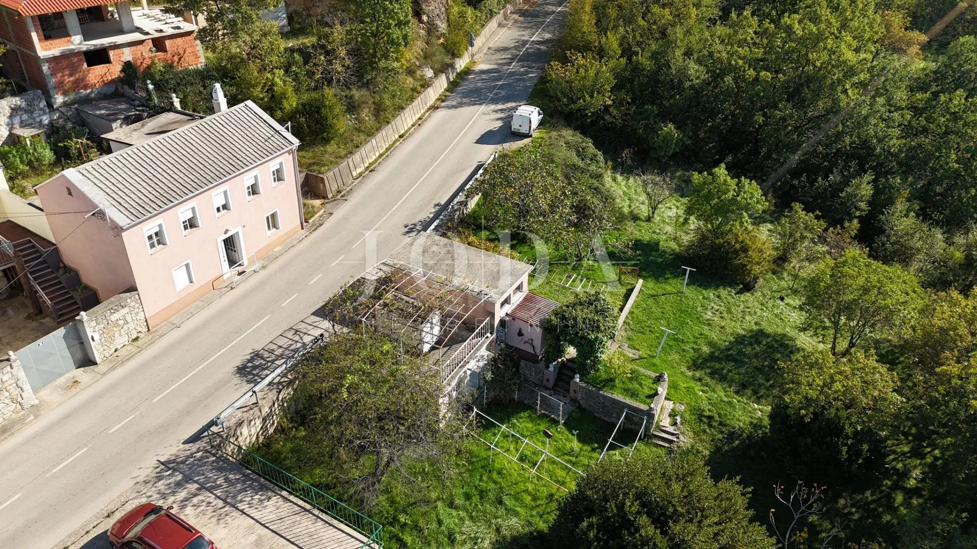 šarmantna kuća s pogledom na more u mirnom zaleđu crikvenice - slika 11