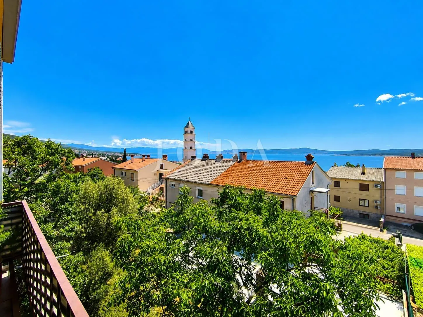 crikvenica-prostrani stan u centru - slika 16