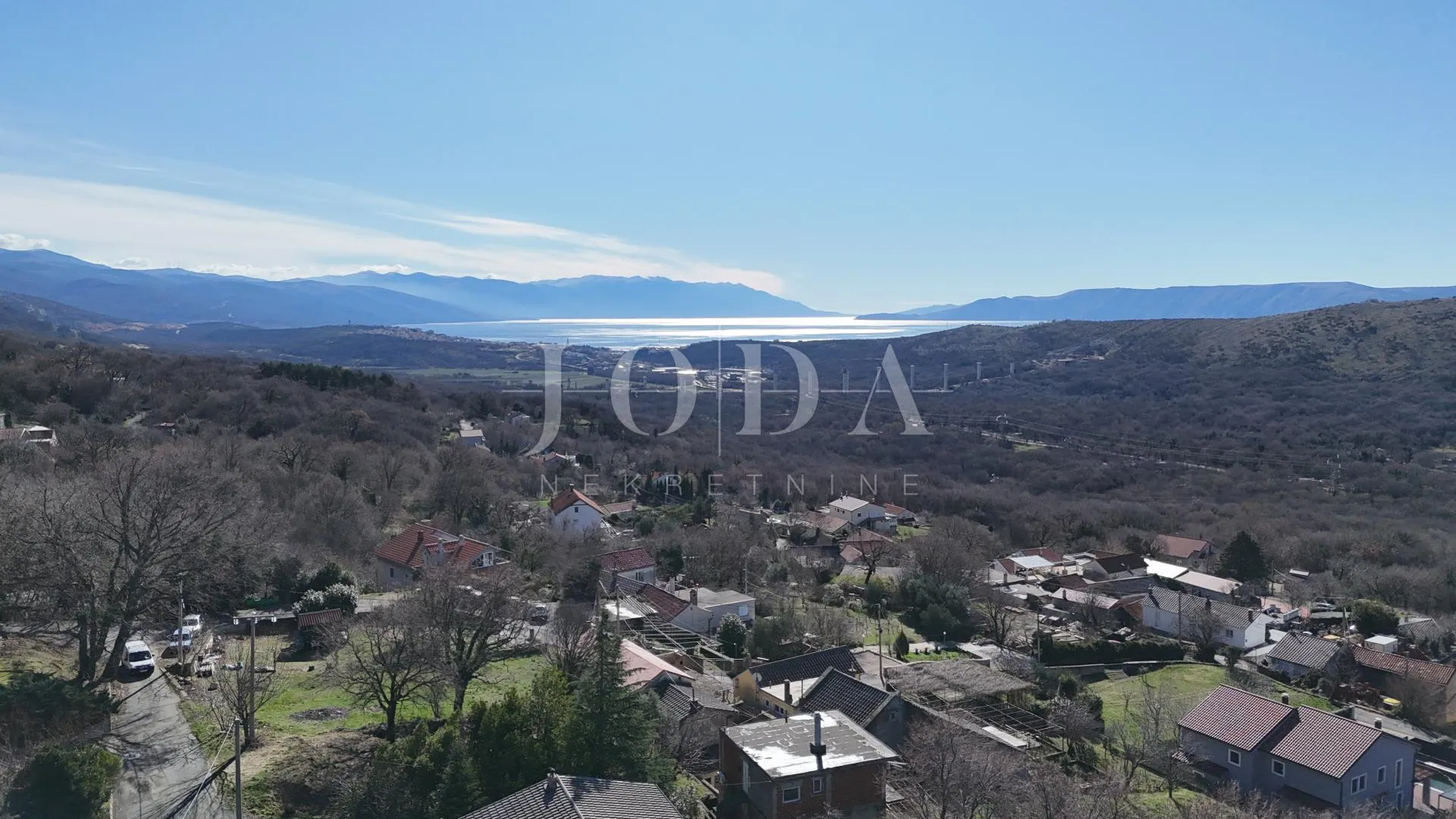 građevinsko zemljište 1.250 m² s dozvolom i temeljima – bribir, pogled more - slika 20
