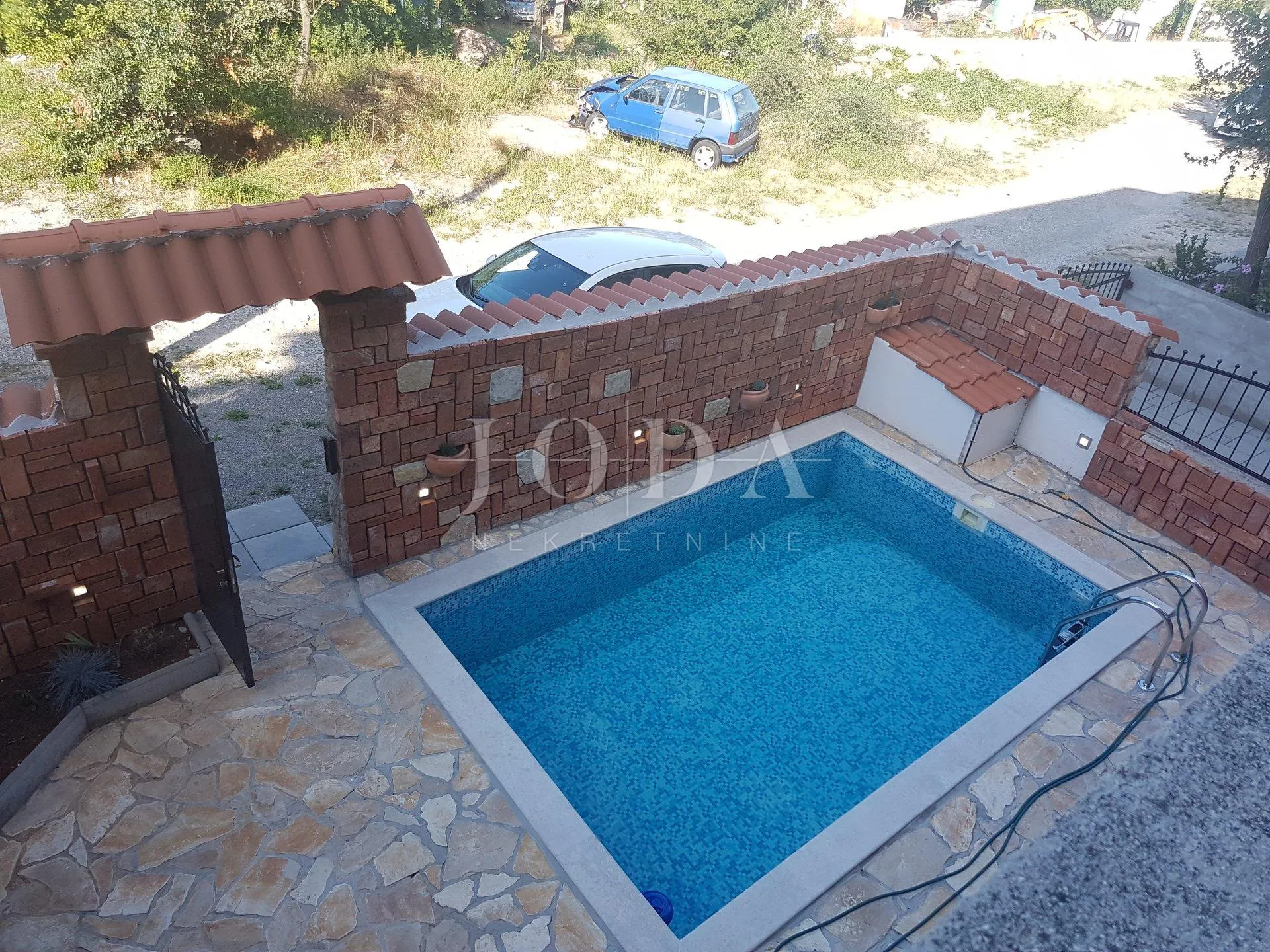 kraljevica, oštro, kuća s apartmanima i bazenom! - slika 2