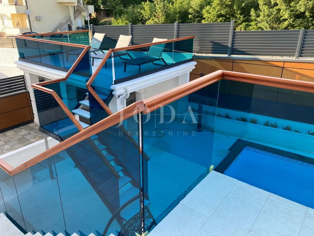 crikvenica kuća novogradnja sa 4 garaže - slika 24