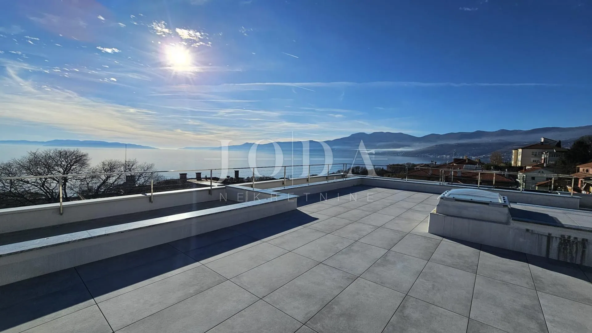 kantrida, luksuzni penthouse s panoramskom terasom i tri garažna mjesta - slika 1