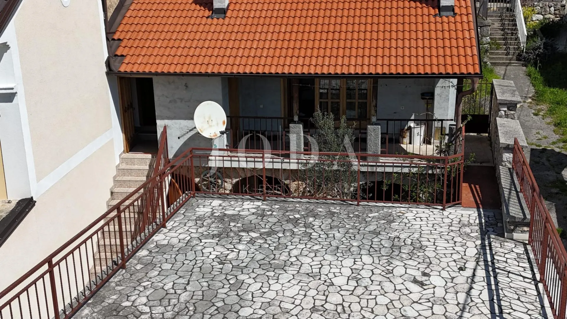 tribalj kuća - slika 16
