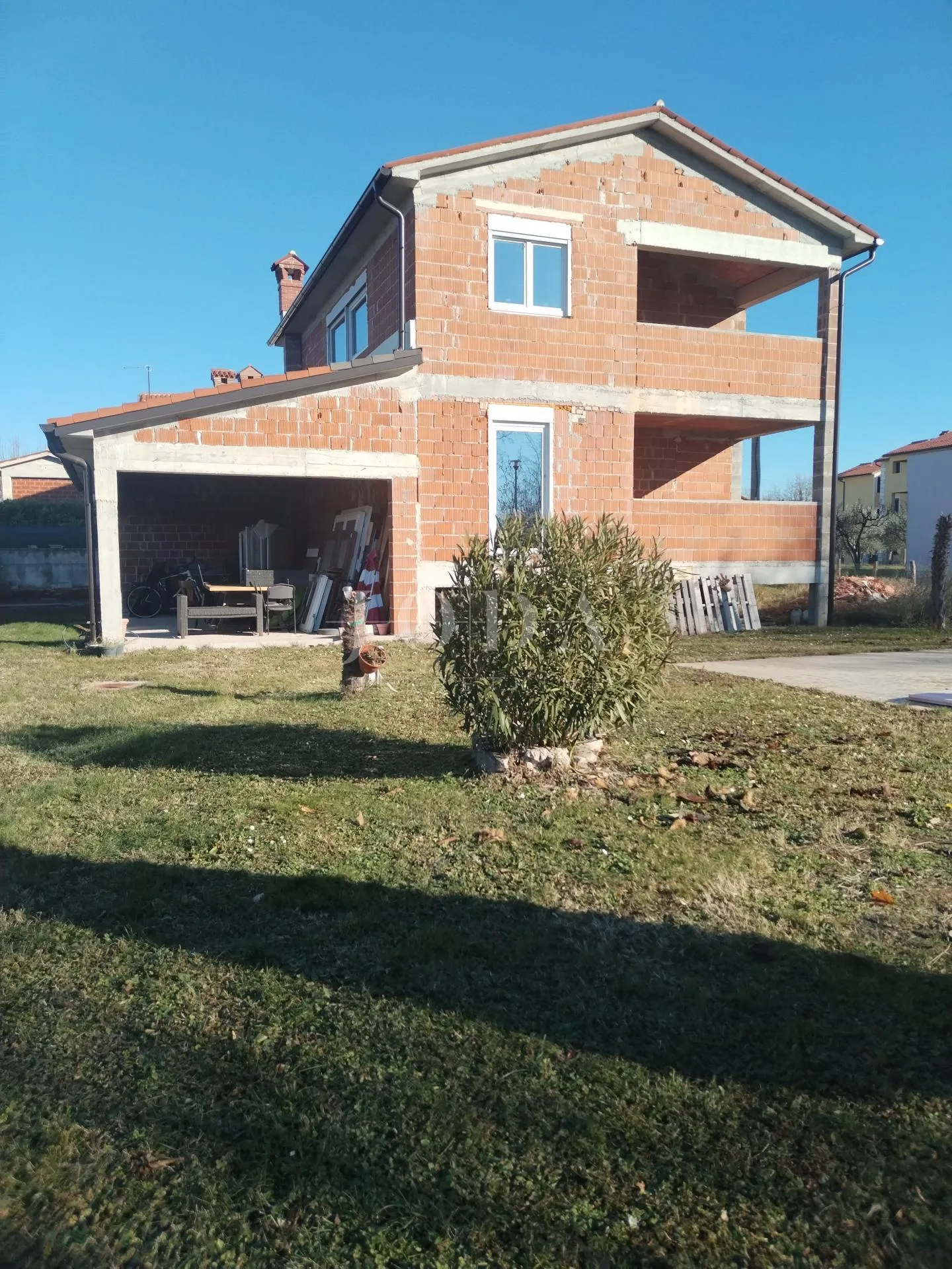 labin, okolica, kuća roh-bau sa bazenom na mirnoj lokaciji - slika 4