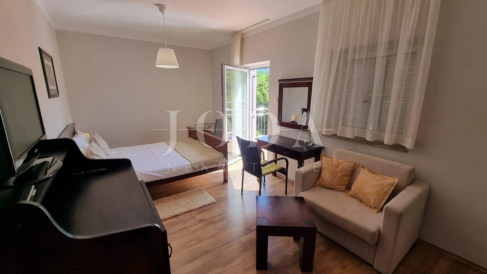 crikvenica velika etaža potpuno opremljena i namještena - slika 28