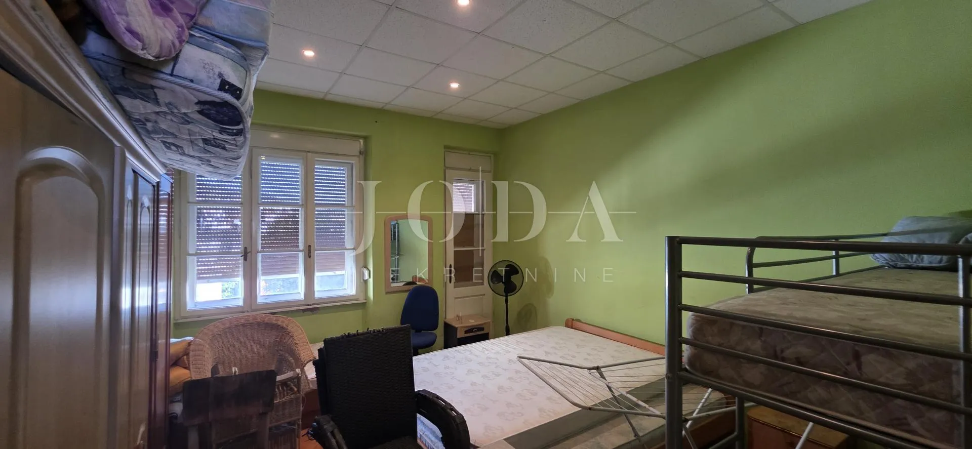 kuća u centru crikvenice, 150 m², 200 m od mora – potencijal za investiciju - slika 7