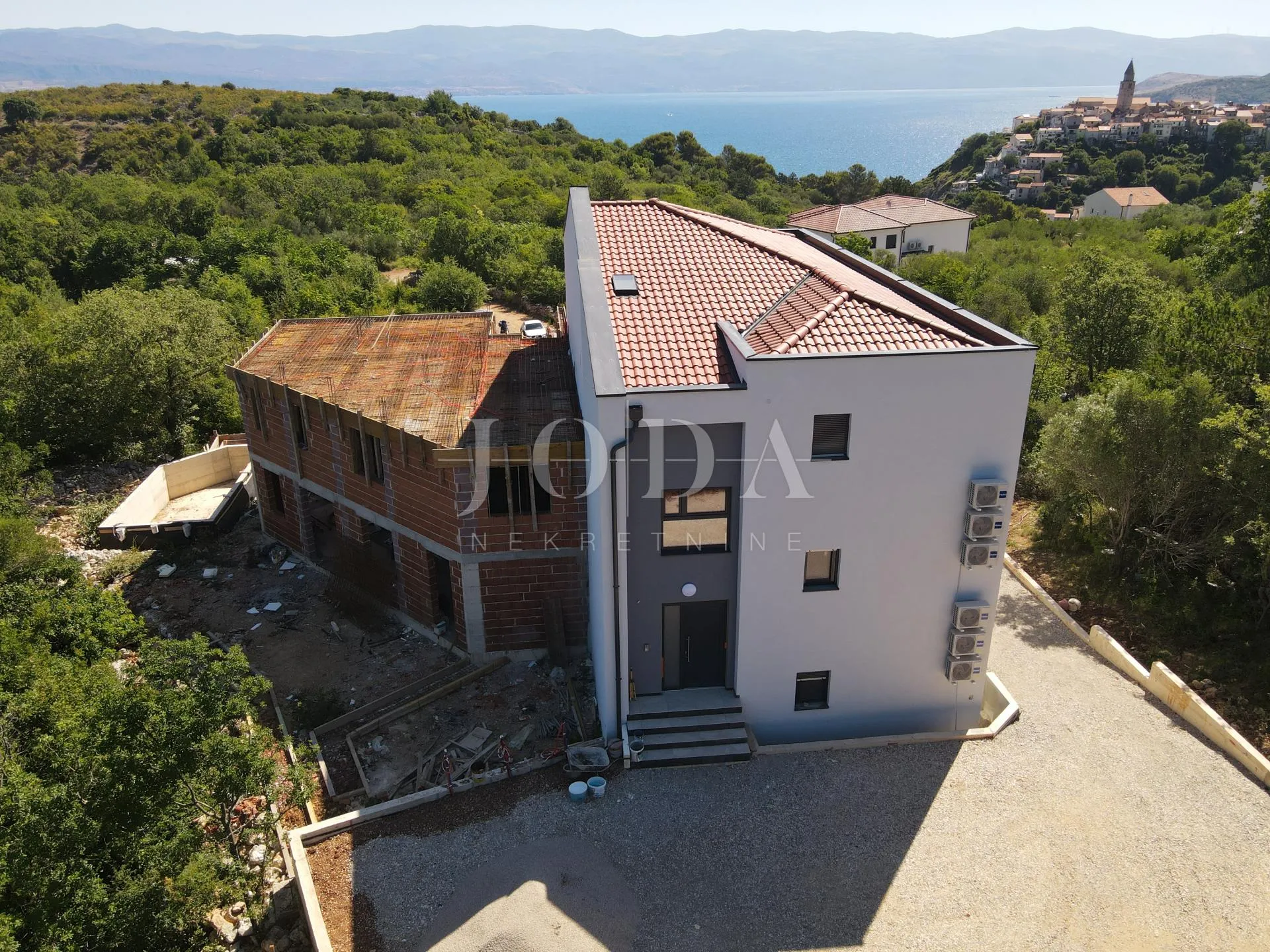 Otok Krk Vrbnik stan sa bazenom u novogradnji