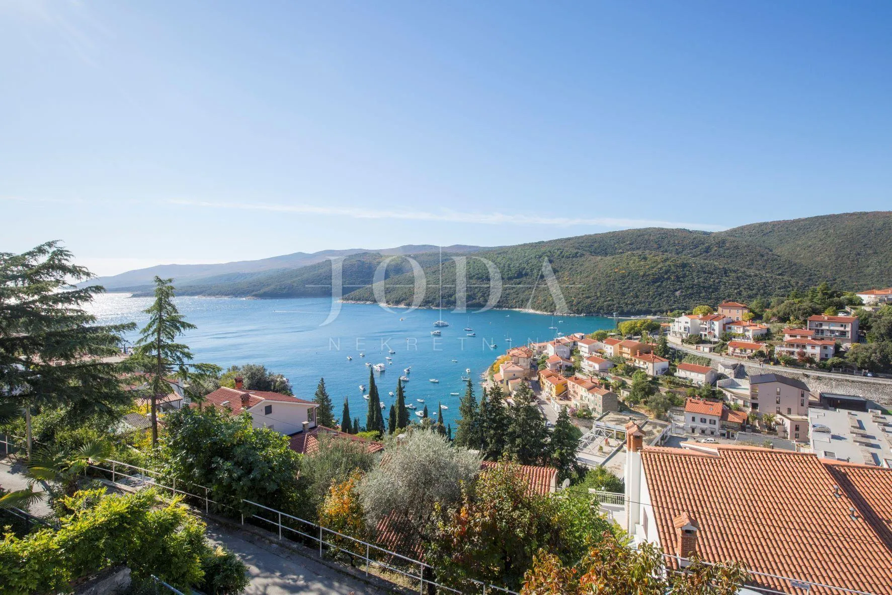 POPUST!!Kuća sa prekrasnim pogledom na more i garažom,RABAC - Rabac, Labin