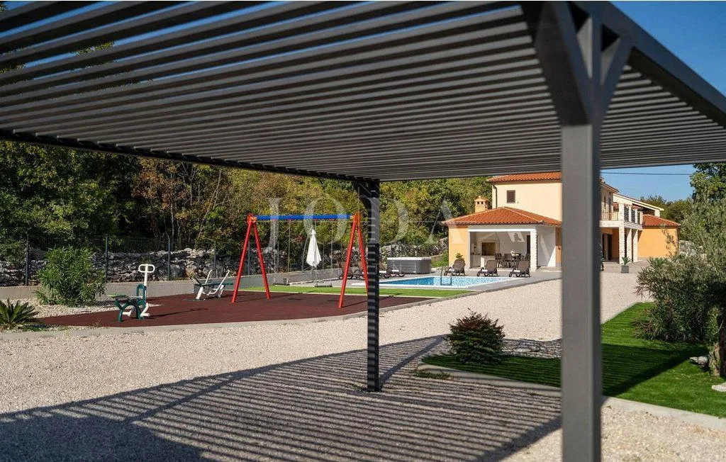 labin, okolica, villa za odmor sa bazenom i jaccuzijem na jedinstvenoj lokaciji - slika 15