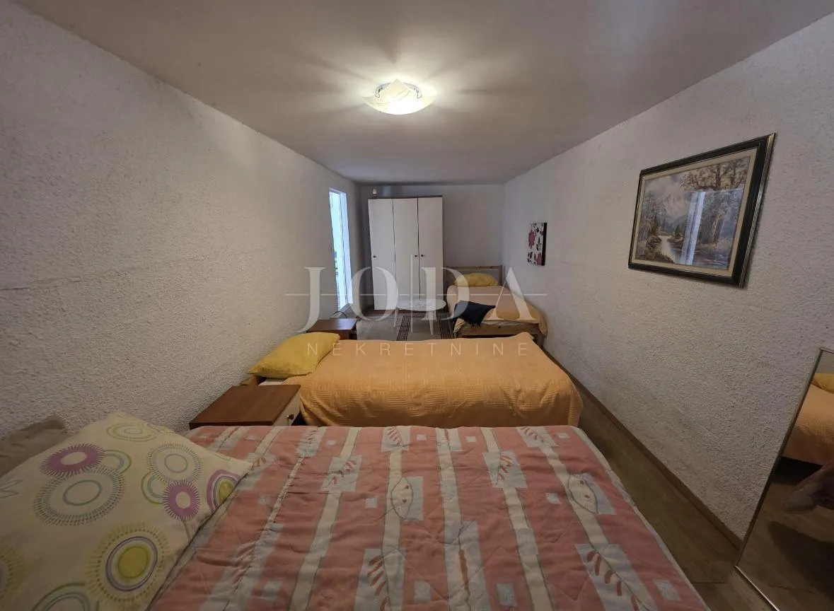 ližnjan, kuća sa tri stambene jedinice - slika 35