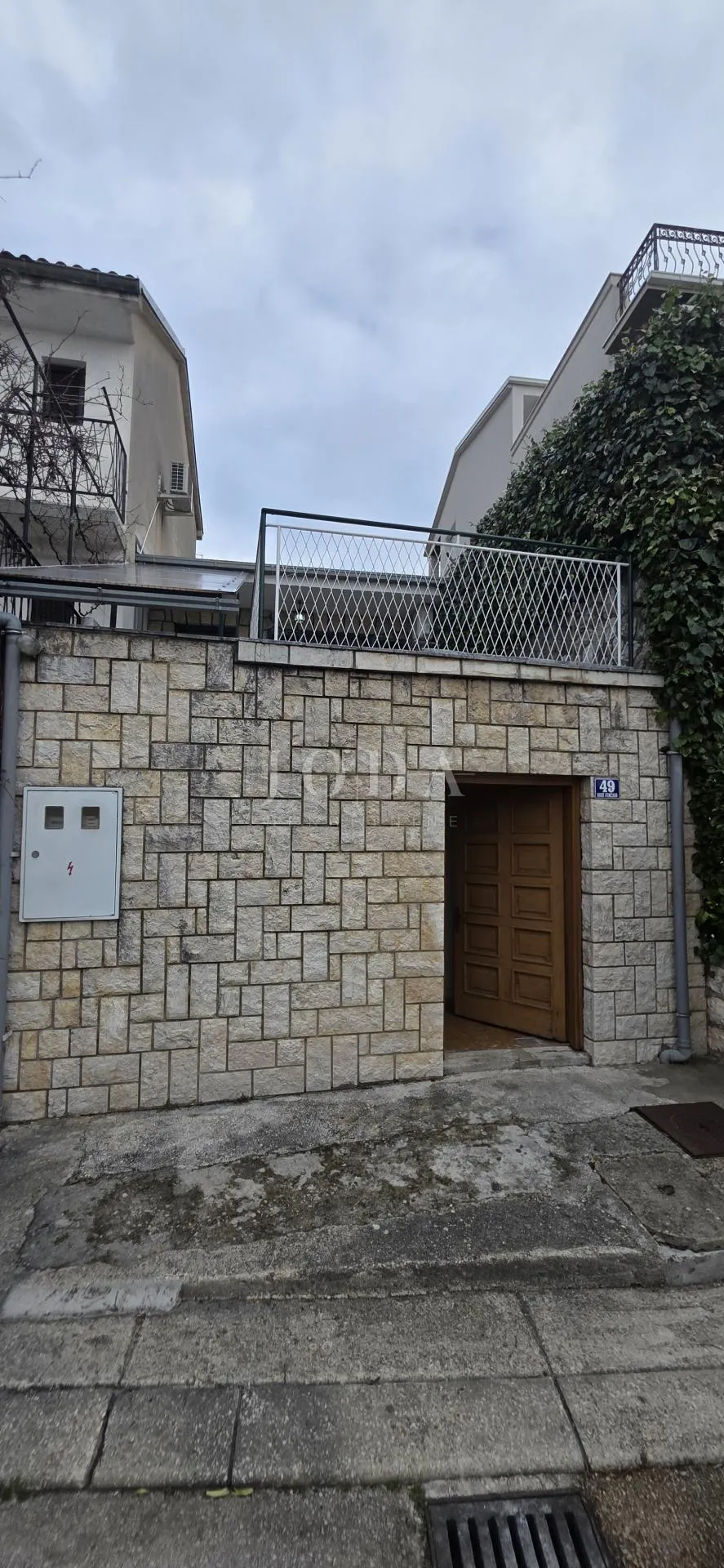 kuća s terasom i pogledom na more | selce, blizu plaže – prodaja - slika 21