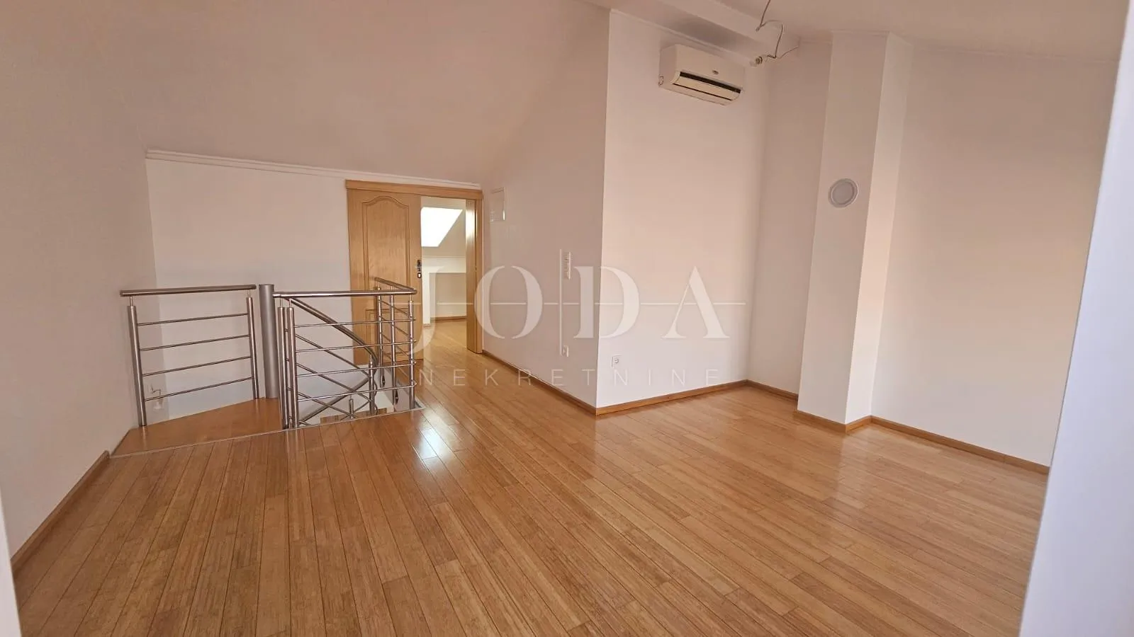 crikvenica dvoetažni stan - slika 8