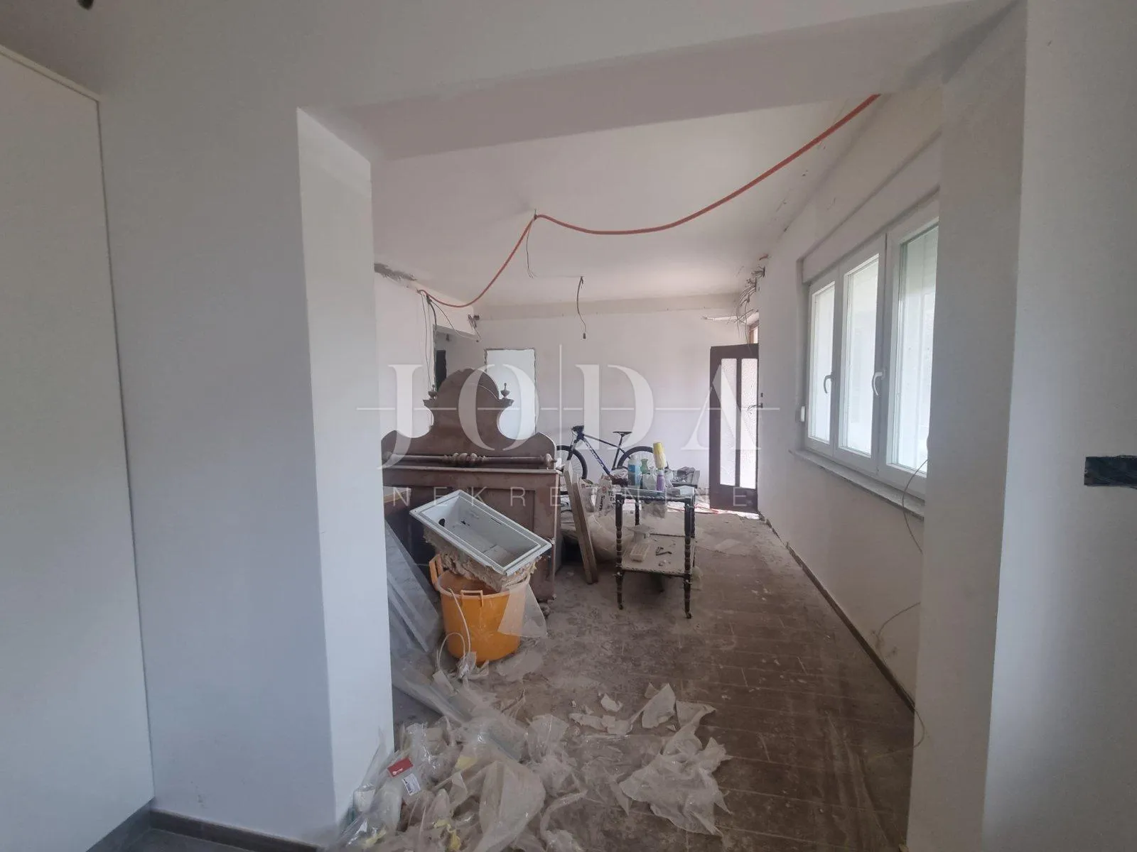 novi vinodolski, kuća u centru sa prostranom okućnicom - slika 12