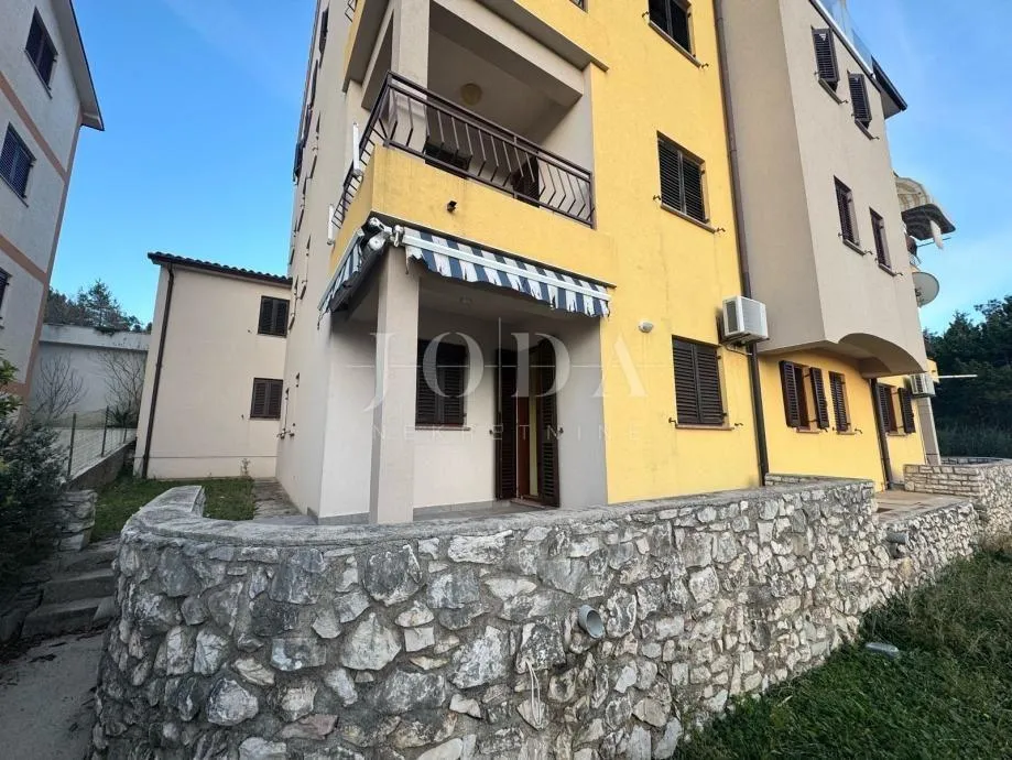 rabac, stan u prizemlju stambene zgrade - slika 3