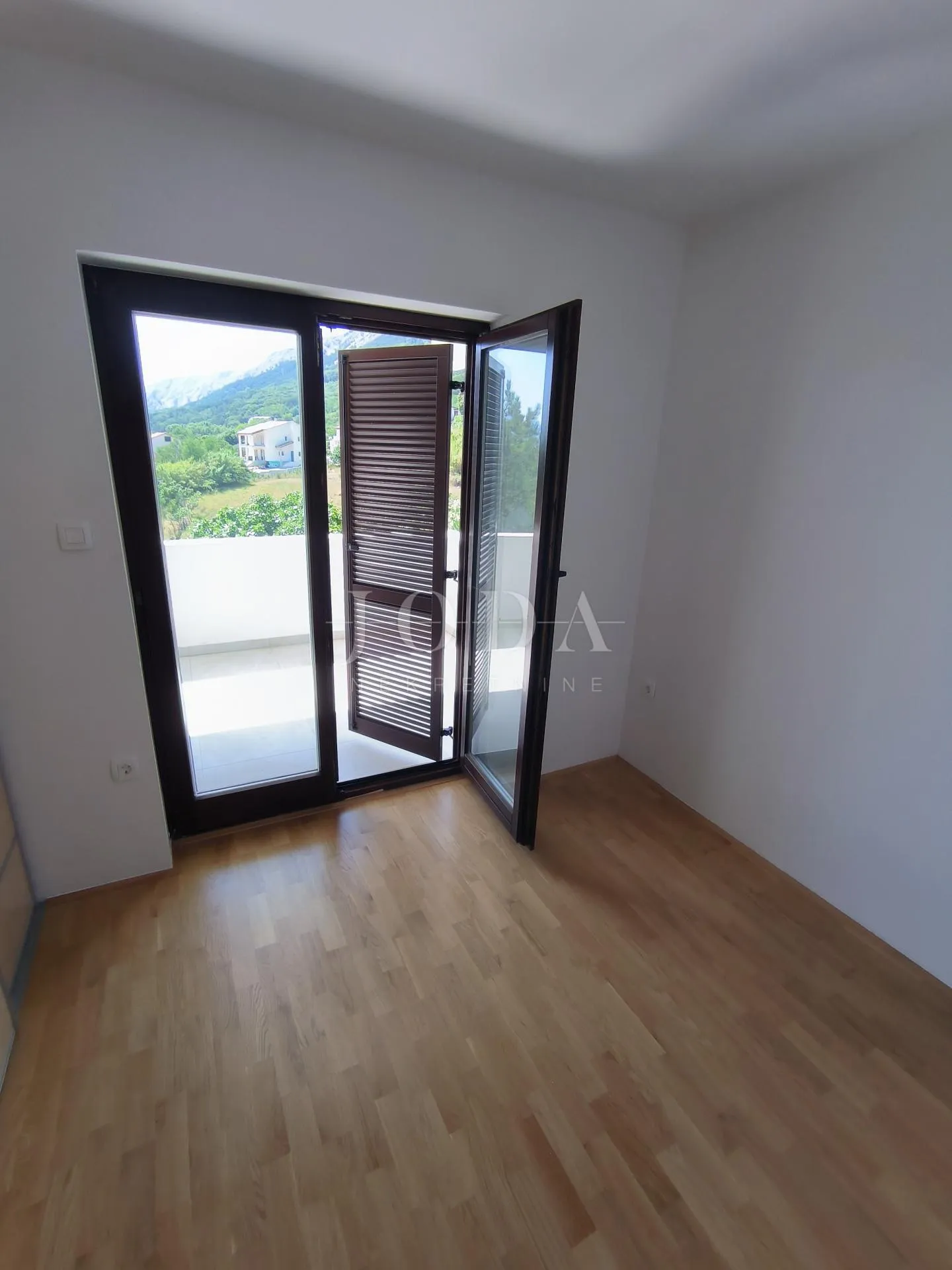 apartman sa bazenom - slika 25