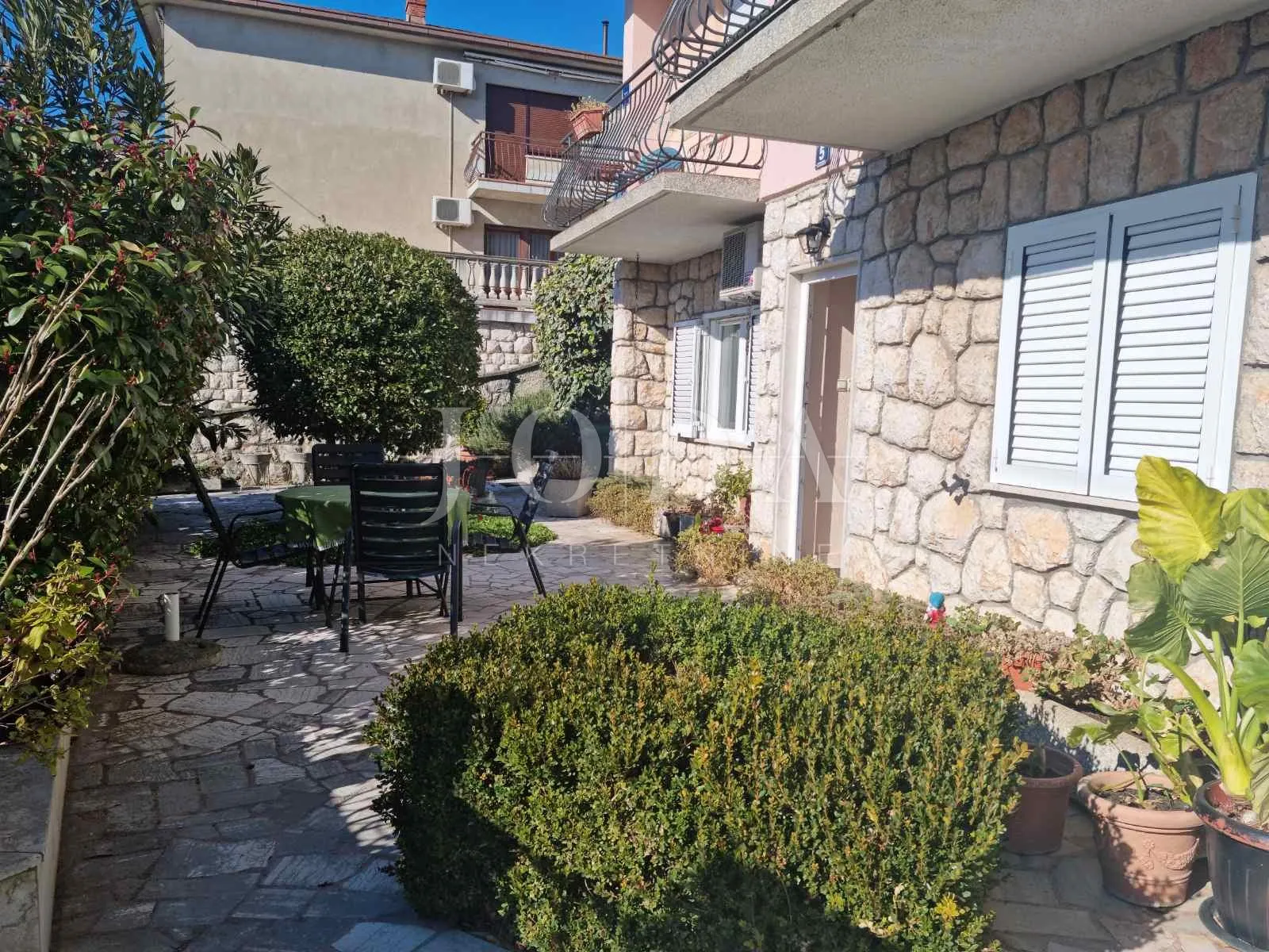 novi vinodolski, kuća u blizini centra i mora - slika 3
