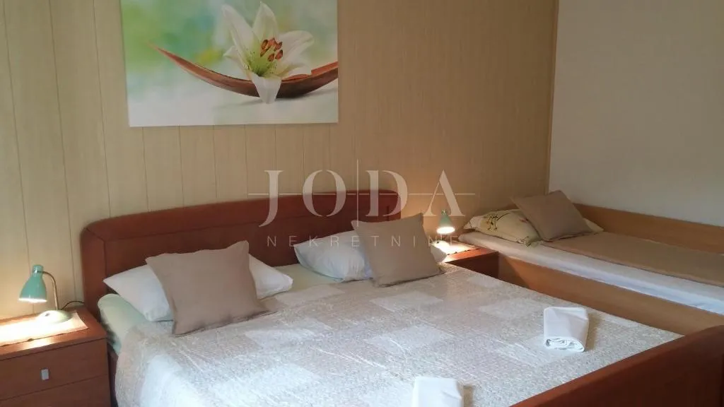 kuća sa 5 apartmana - slika 12