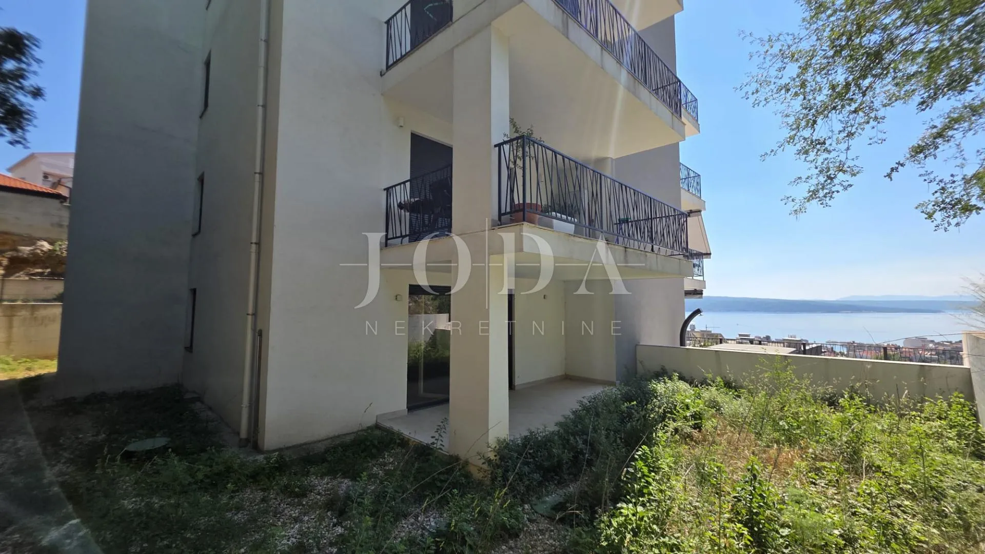 crikvenica – stan sa okućnicom ,garažnim mjestom i bazenom - slika 15