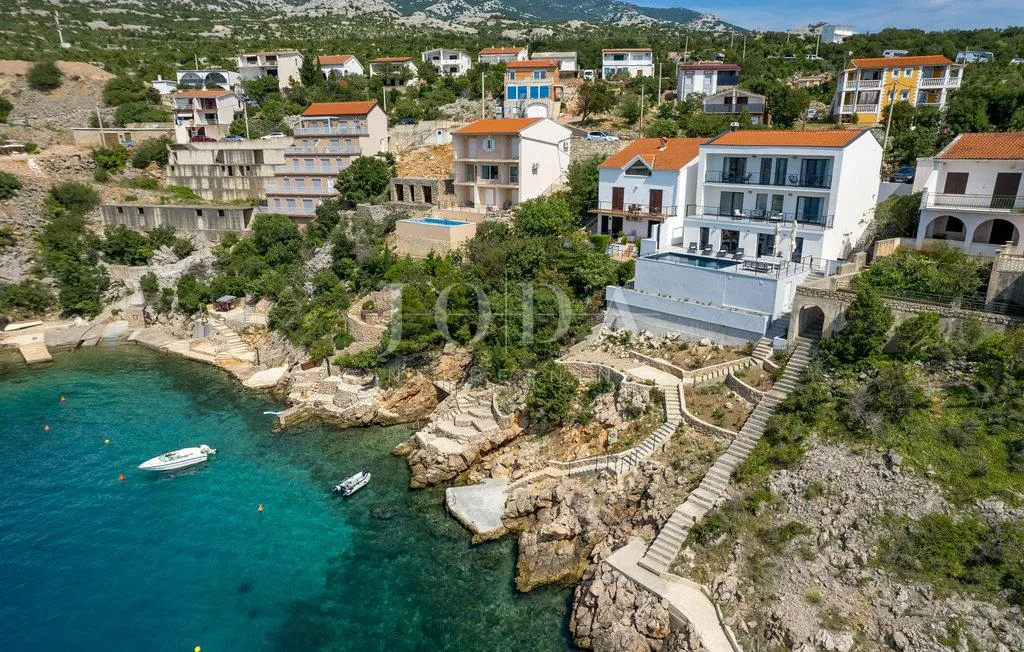 senj okolica kuća prvi red do mora - slika 15