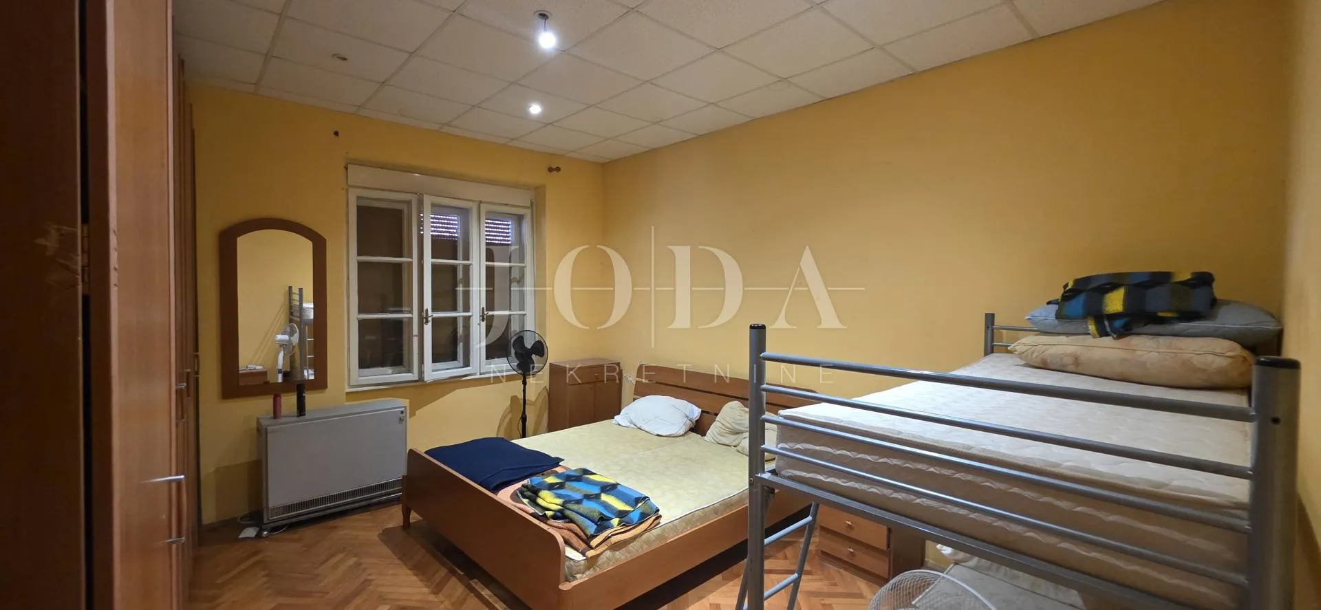 kuća u centru crikvenice, 150 m², 200 m od mora – potencijal za investiciju - slika 8