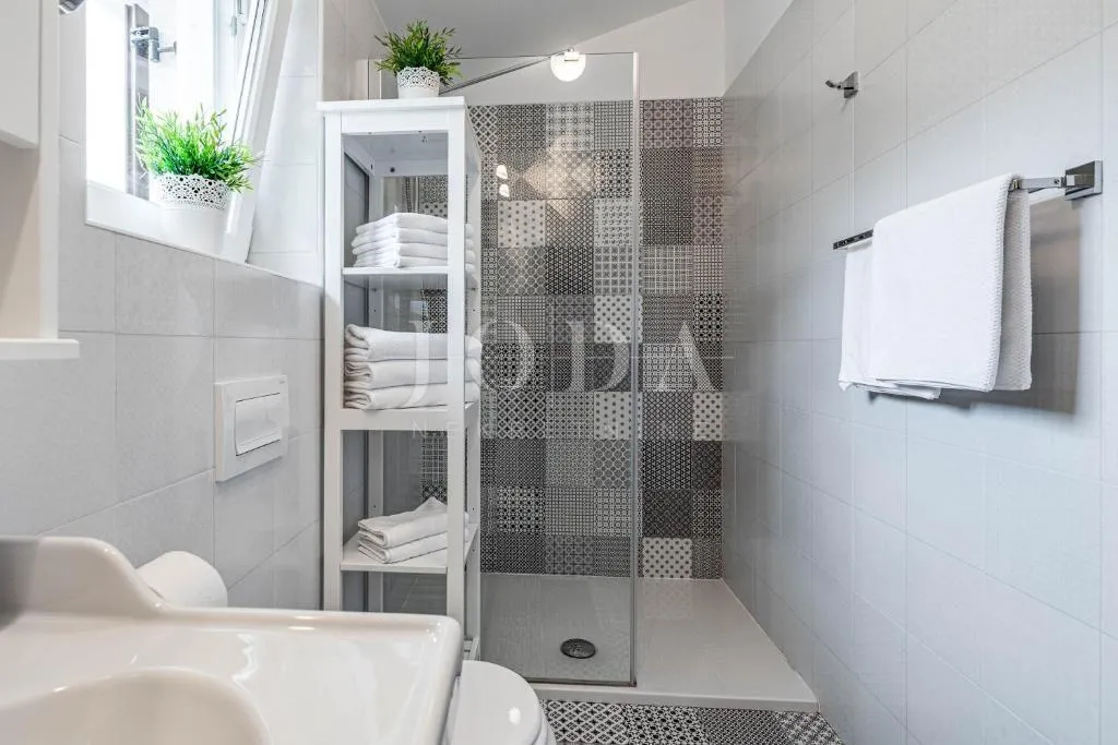 labin, okolica, šarmantna istarska villa - slika 38