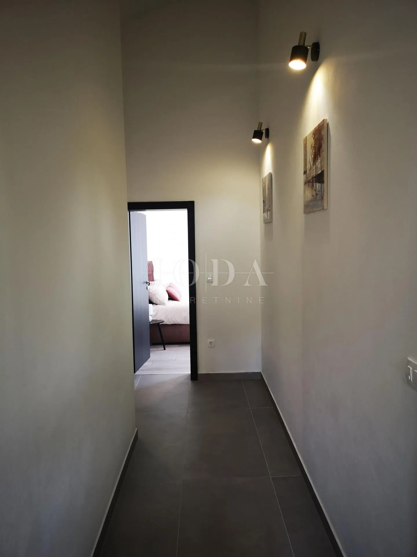 prekrasna prizemnica sa bazenom,labin okolica - slika 11
