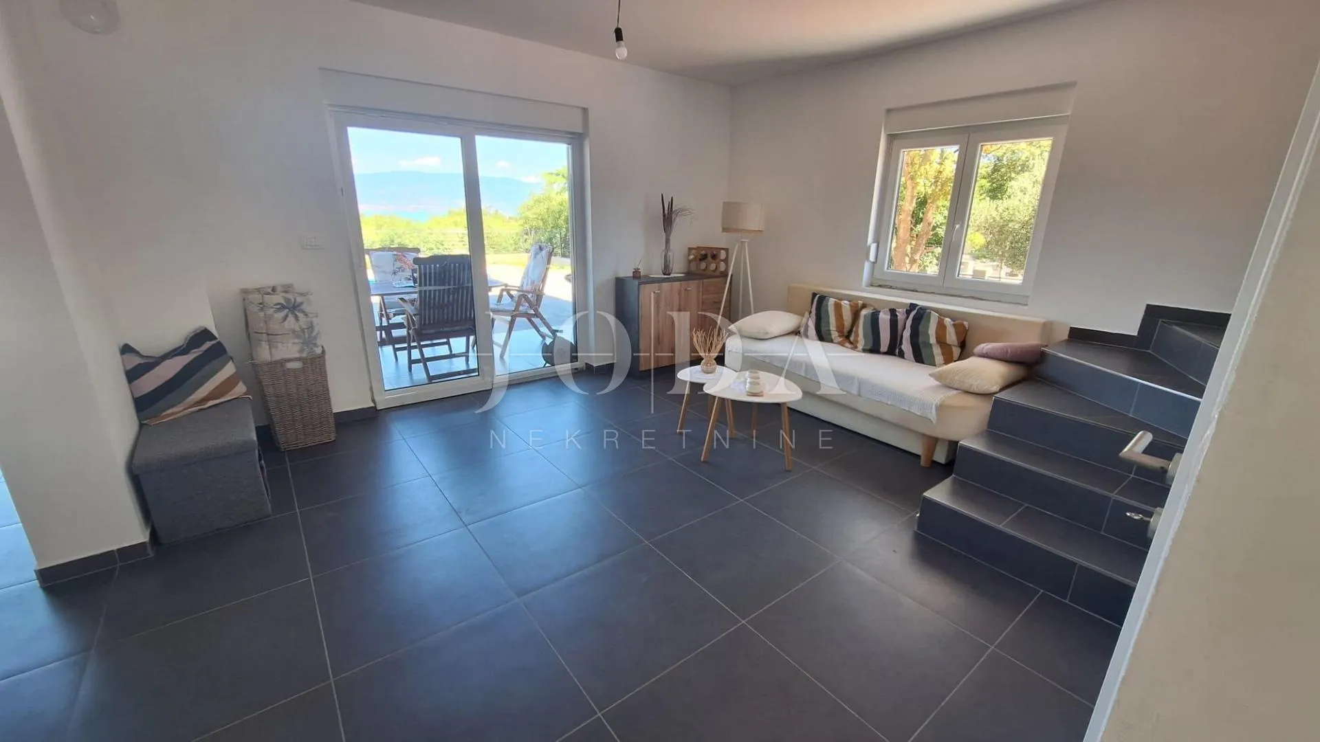vrbnik - nova kuća s predivnim pogledom - slika 7