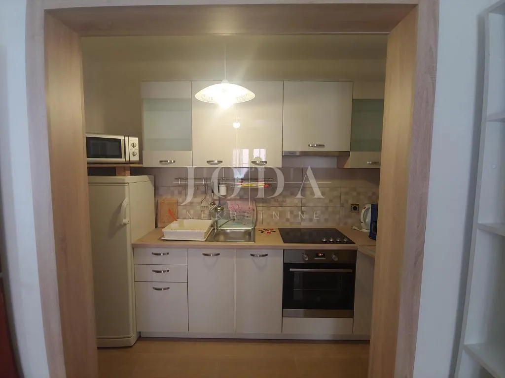 kuća sa 5 apartmana - slika 18
