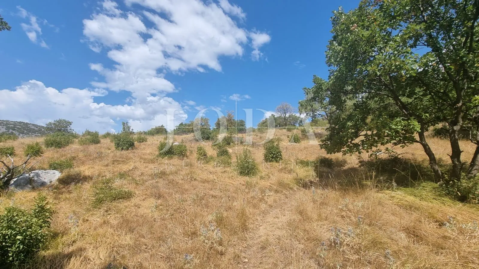 građevinsko zemljište 12000m2 u bribiru sa pogledom na more - slika 12