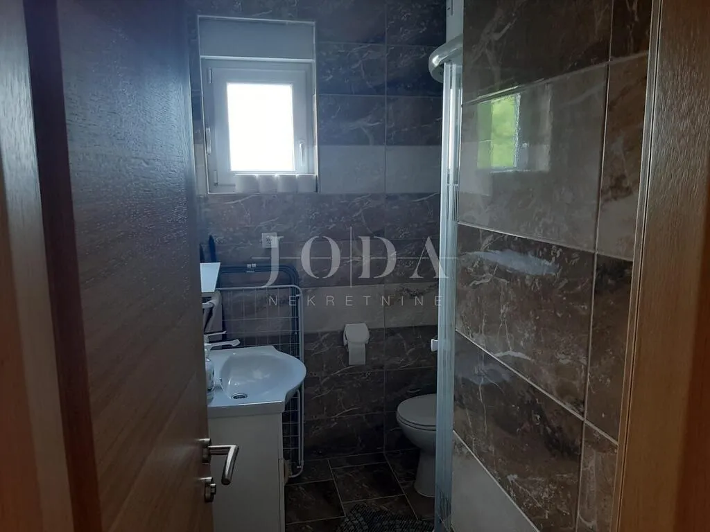 lukovo kuća sa 4 apartmana - slika 13