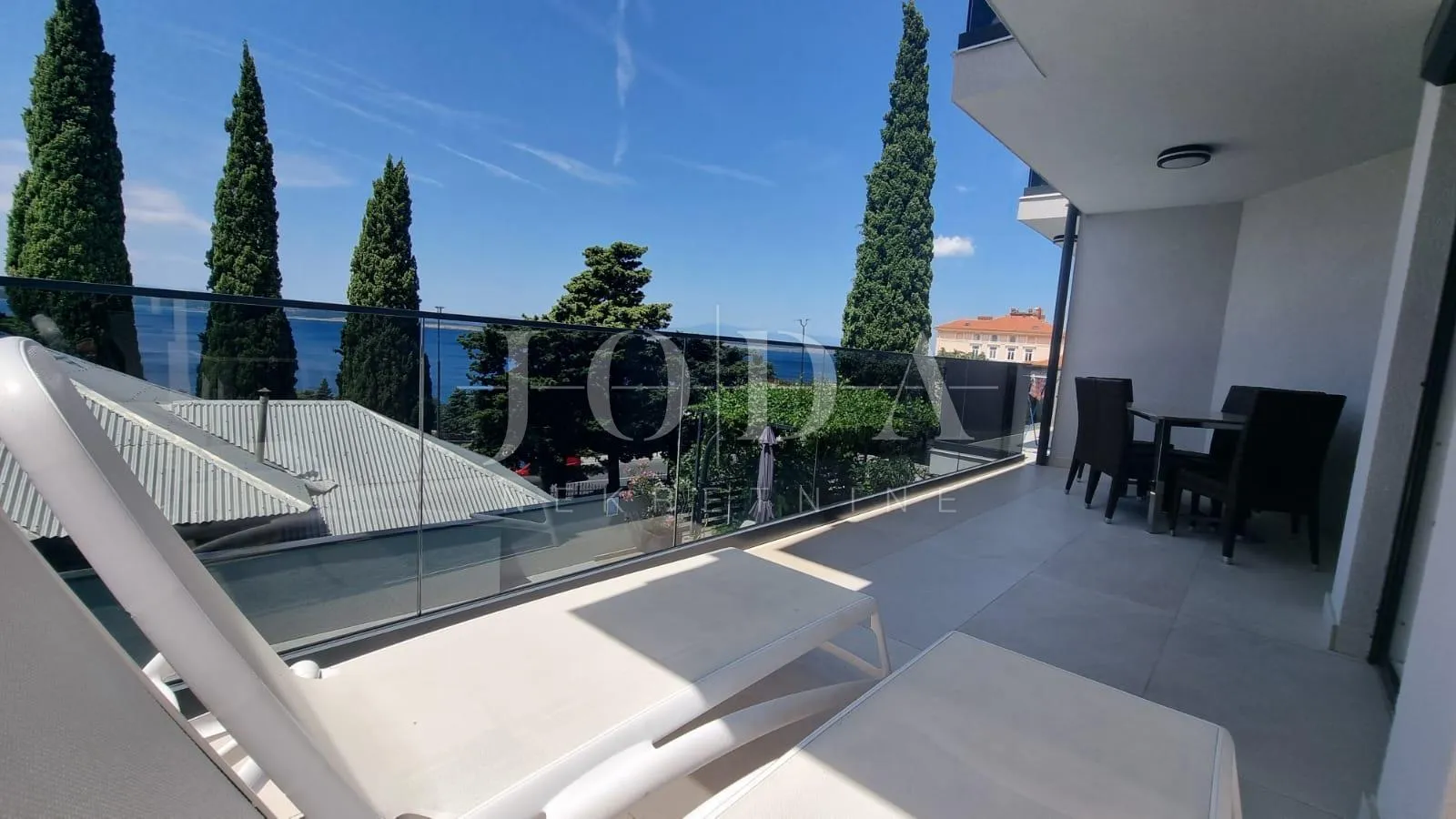 crikvenica, kuća sa osam apartmana - slika 31