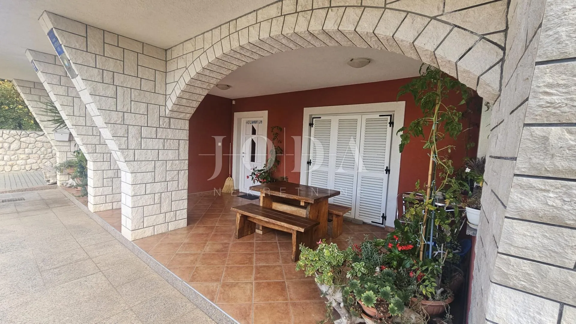 crikvenica prizemlje sa okućnicom - slika 9