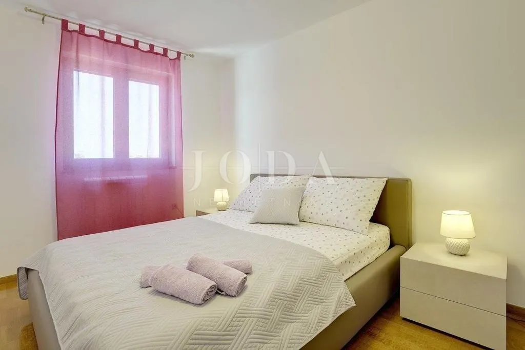 pula, villa sa bazenom i jacuzzijem - slika 26