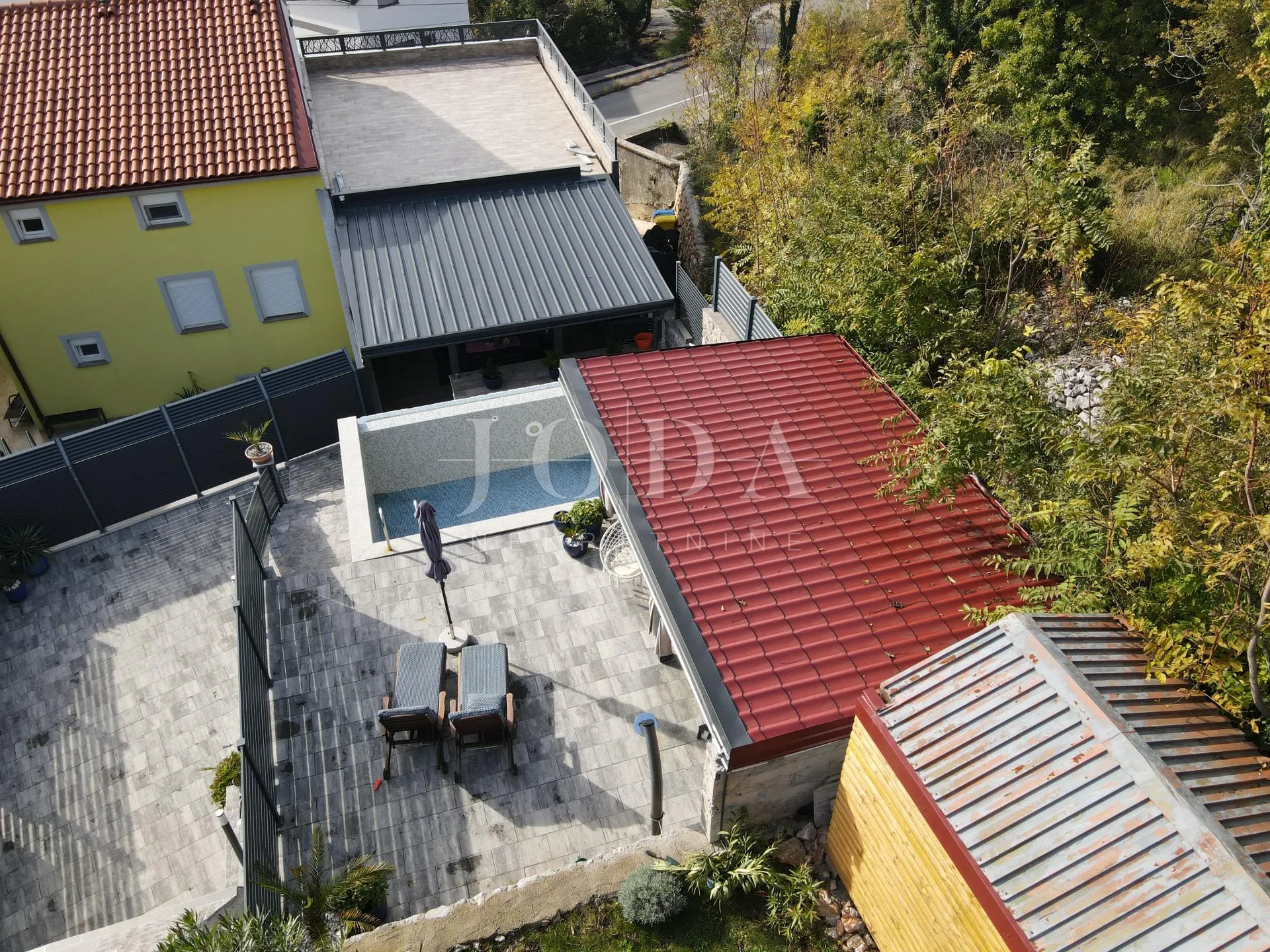 bribir kuća sa bazenom - slika 6