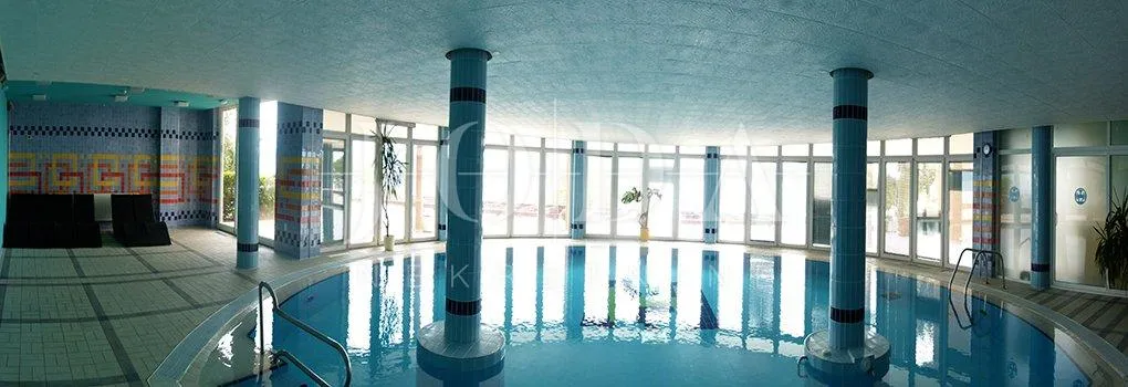 hotel na prodaju prvi red do mora - slika 5