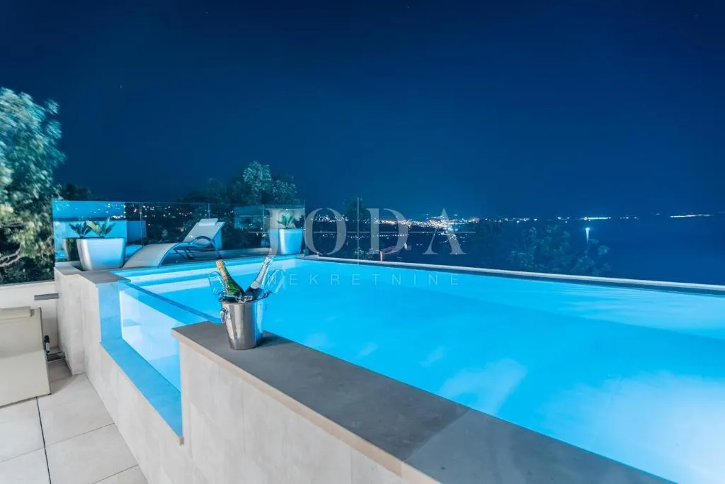 opatija vila sa bazenom - slika 17