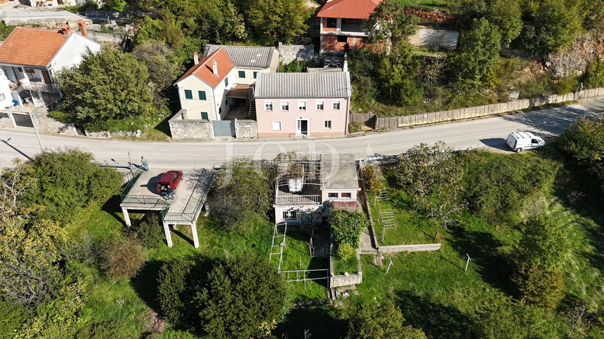 šarmantna kuća s pogledom na more u mirnom zaleđu crikvenice - slika 7