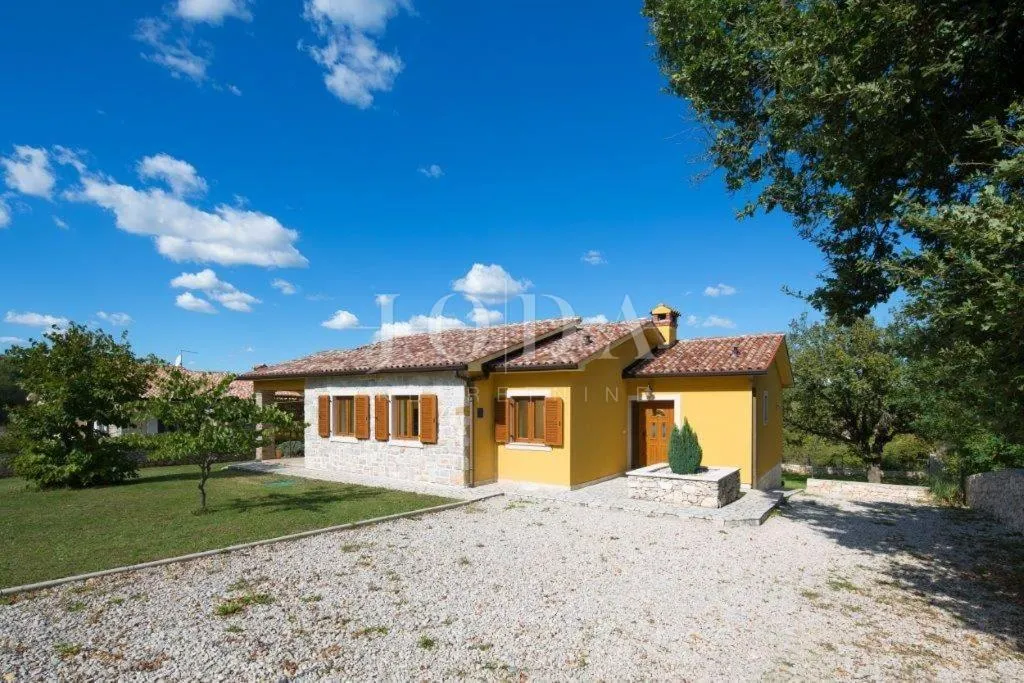 labin, okolica, kuća sa bazenom na mirnoj lokaciji - slika 3